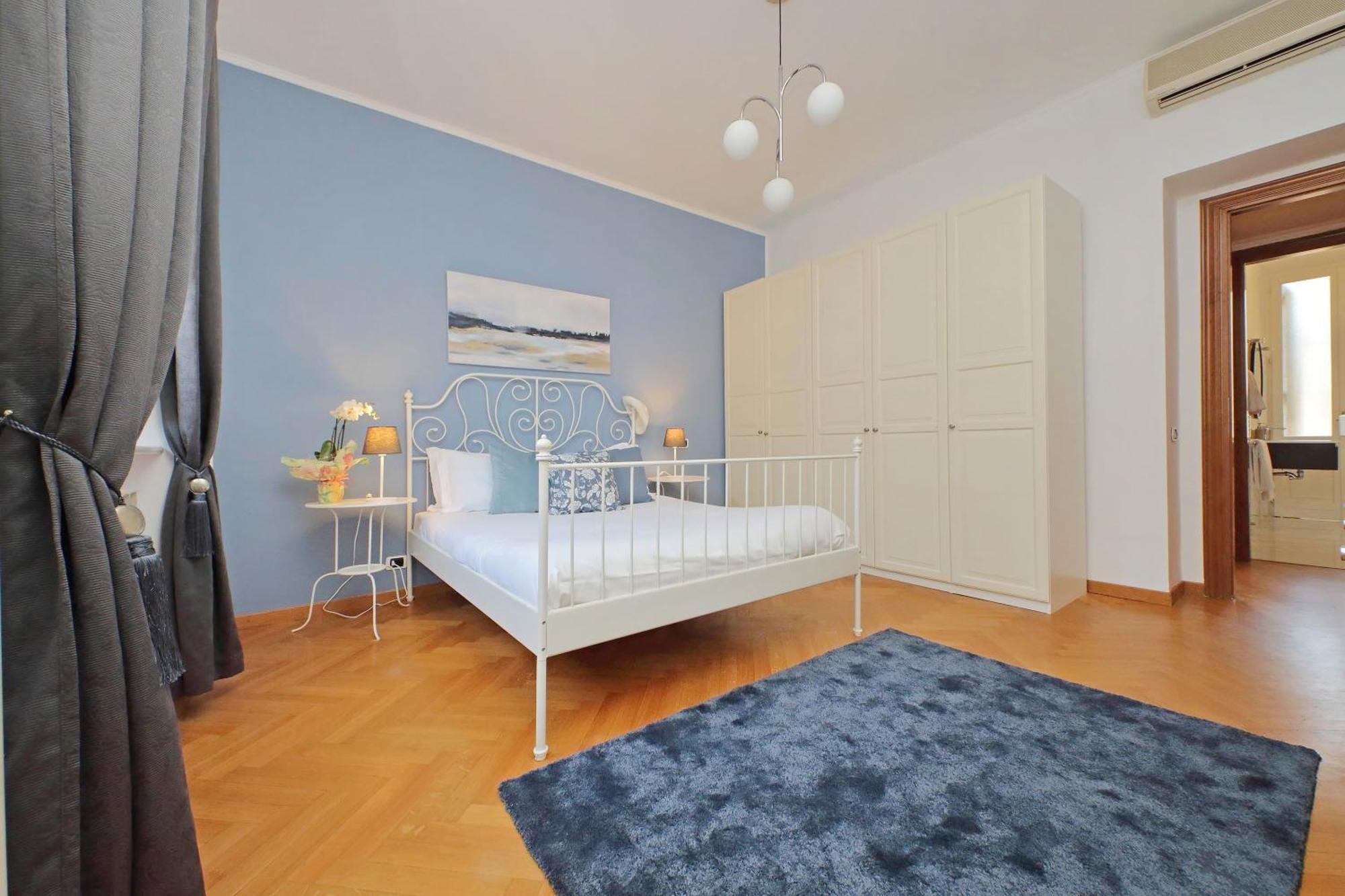 Ych-comfortable 2 Bedrooms Flat Near Colosseum Apartment Rome
