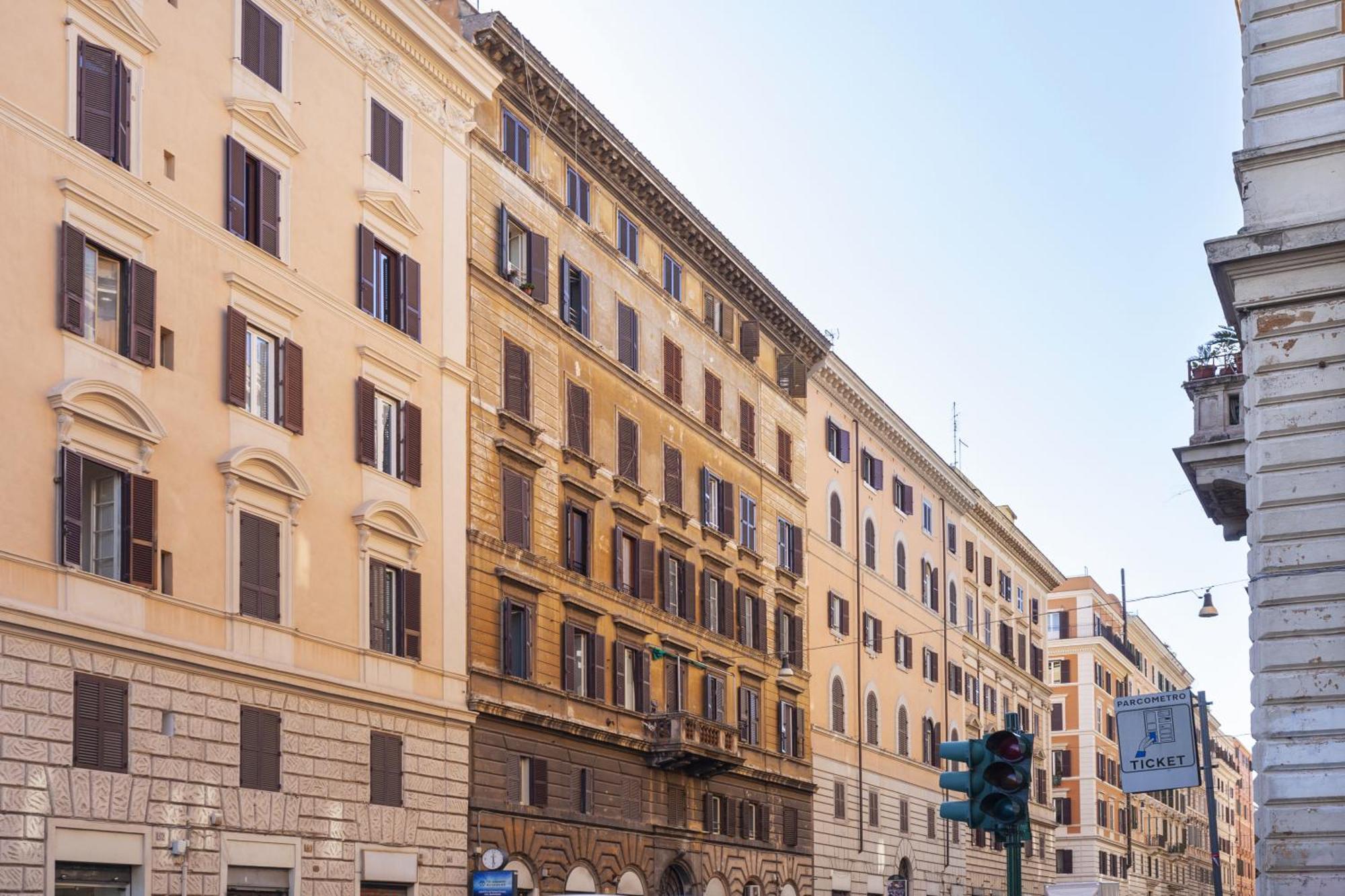Hostly-urban Oasis Turati-few Steps From Colosseum *