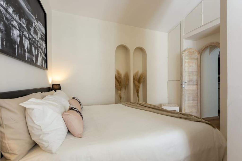 Myrentalinn - - Trastevere Arch