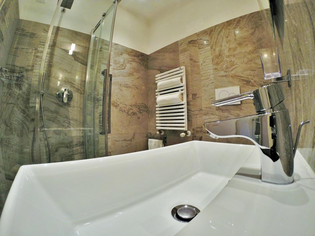 Tre R Colosseo Bed & Breakfast Rome
