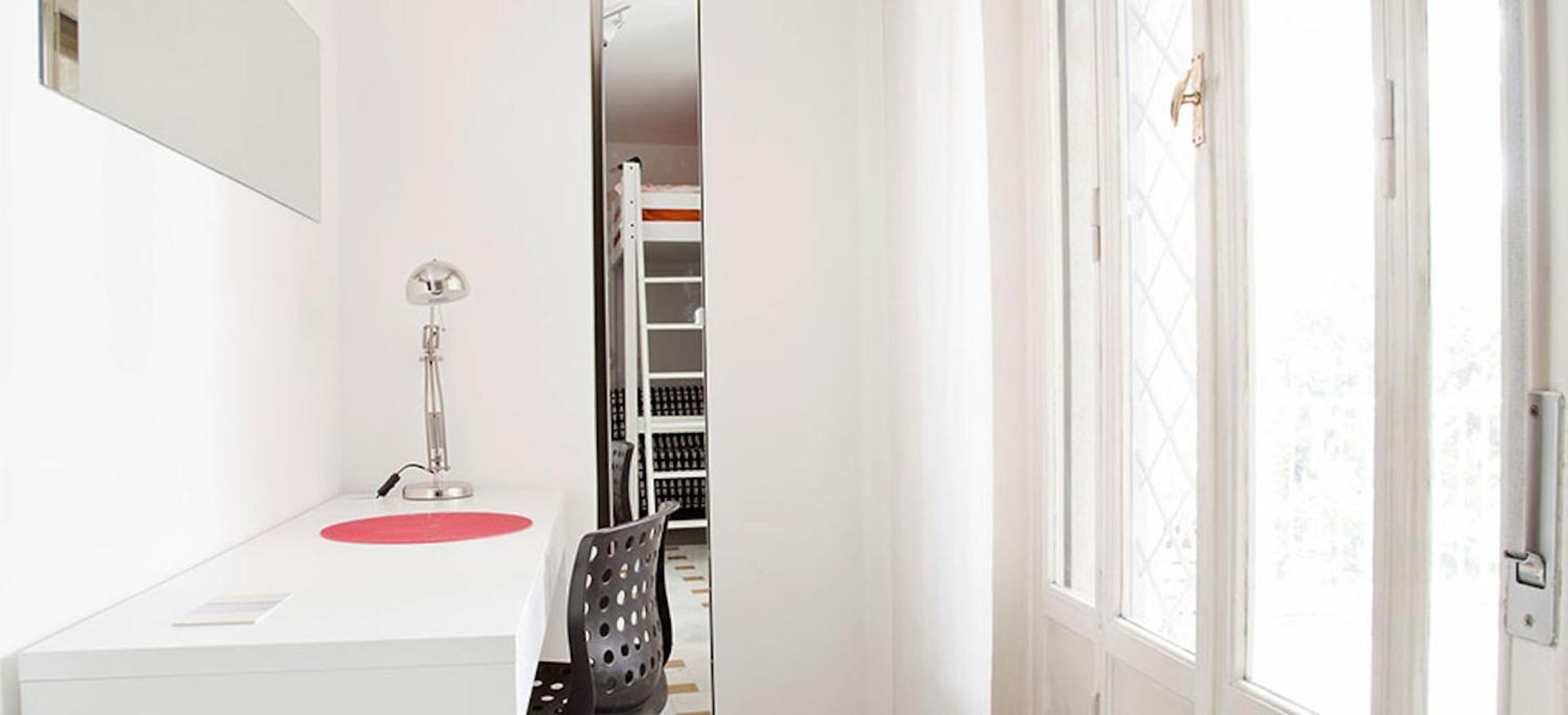 Kamchu Apartments: Ada Guest house