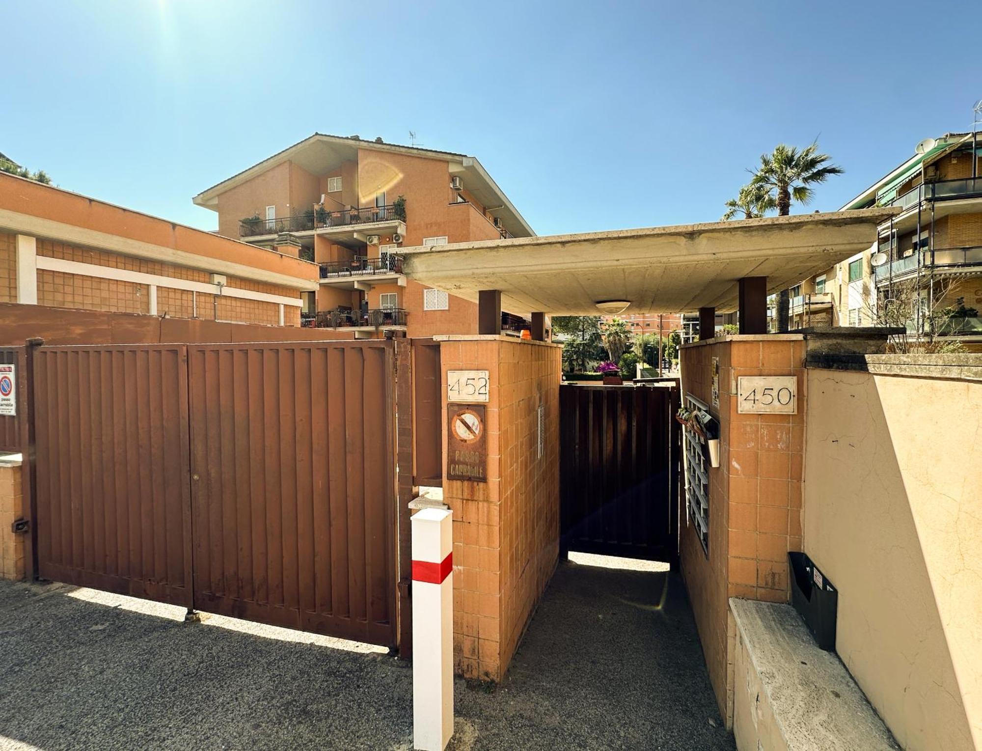Luminous 2br Family In Residential Area Apartment Rome