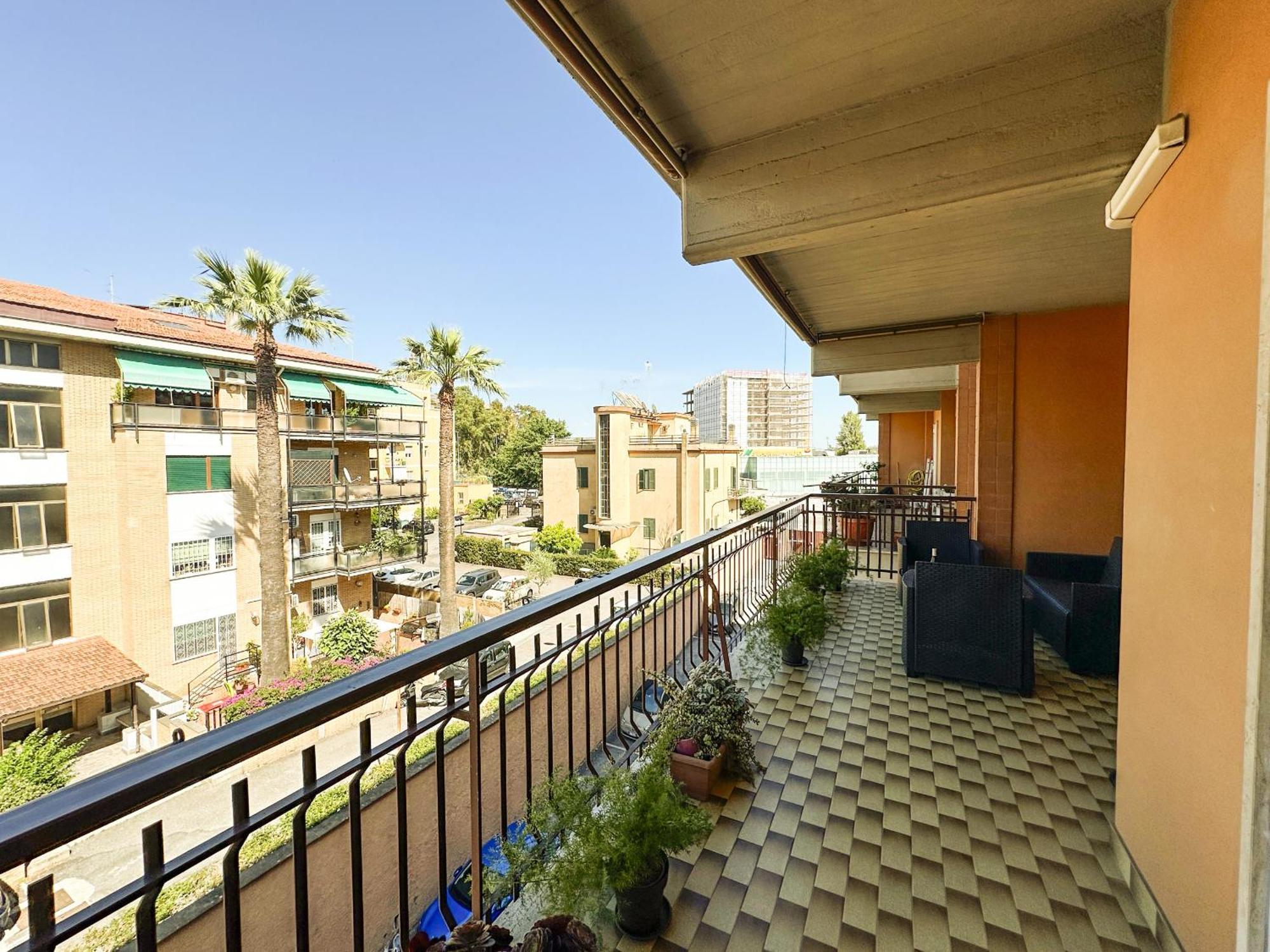 Luminous 2br Family In Residential Area Apartment Rome