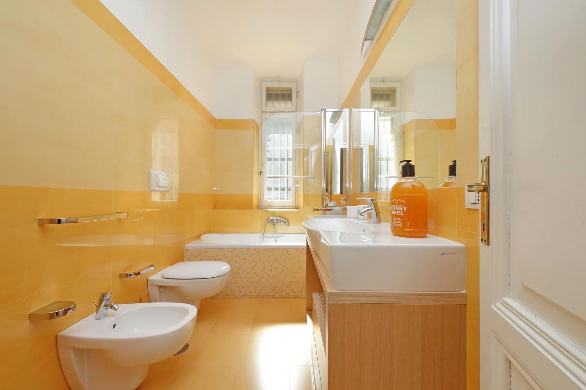 At The Vatican Ottaviano 2 Bedrooms 2 Baths Appartamento Roma