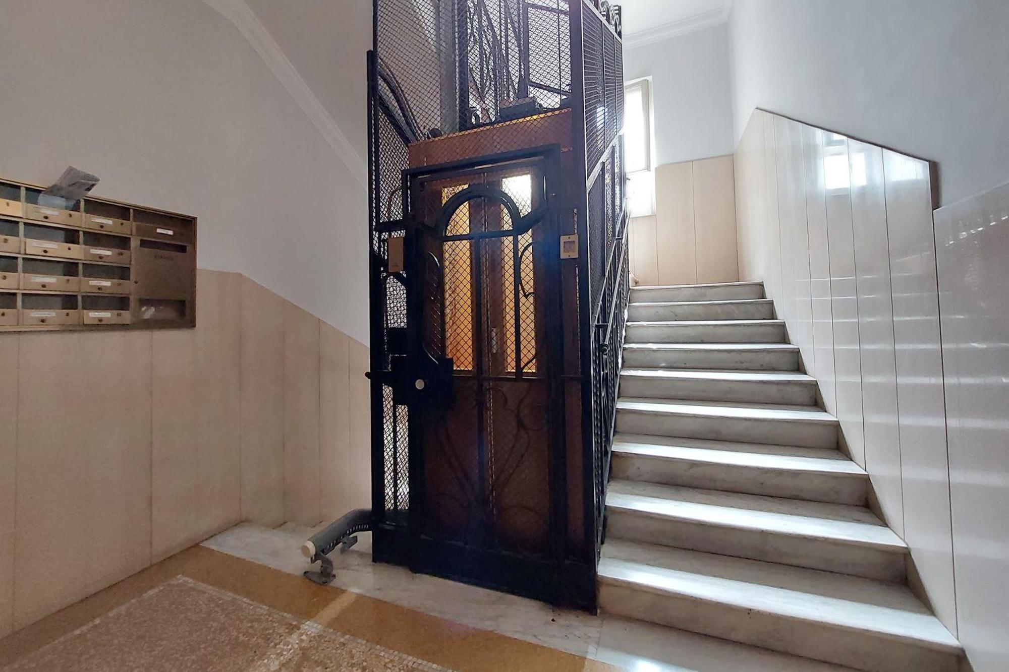 At The Vatican Ottaviano 2 Bedrooms 2 Baths * Roma