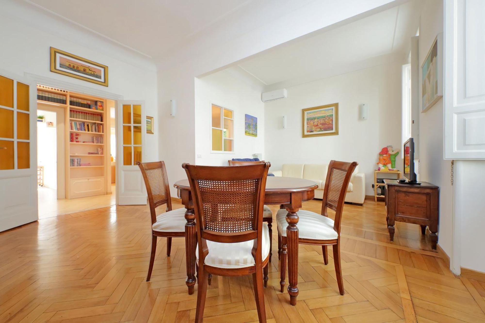 At The Vatican Ottaviano 2 Bedrooms 2 Baths * Roma