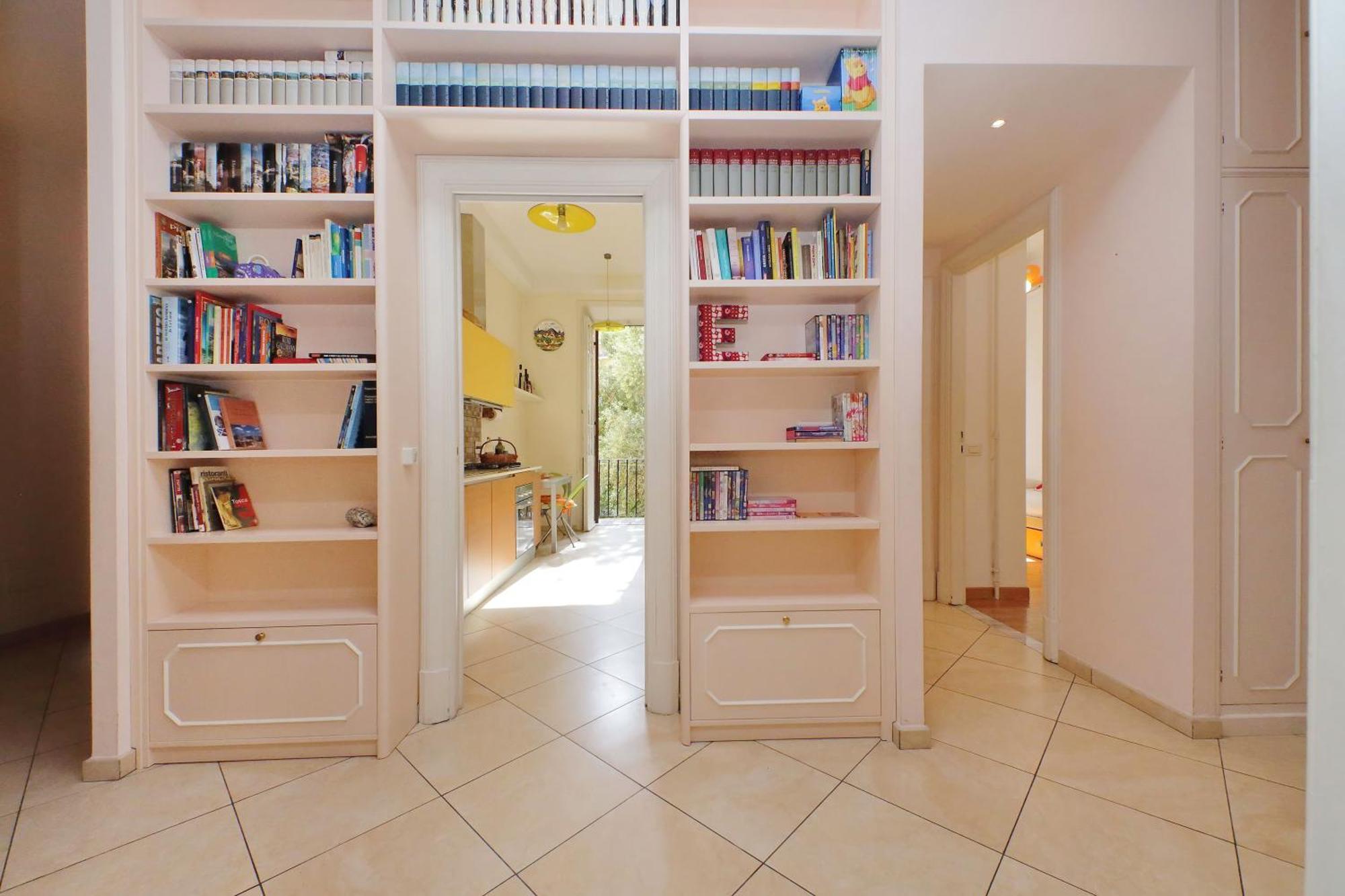 At The Vatican Ottaviano 2 Bedrooms 2 Baths Roma