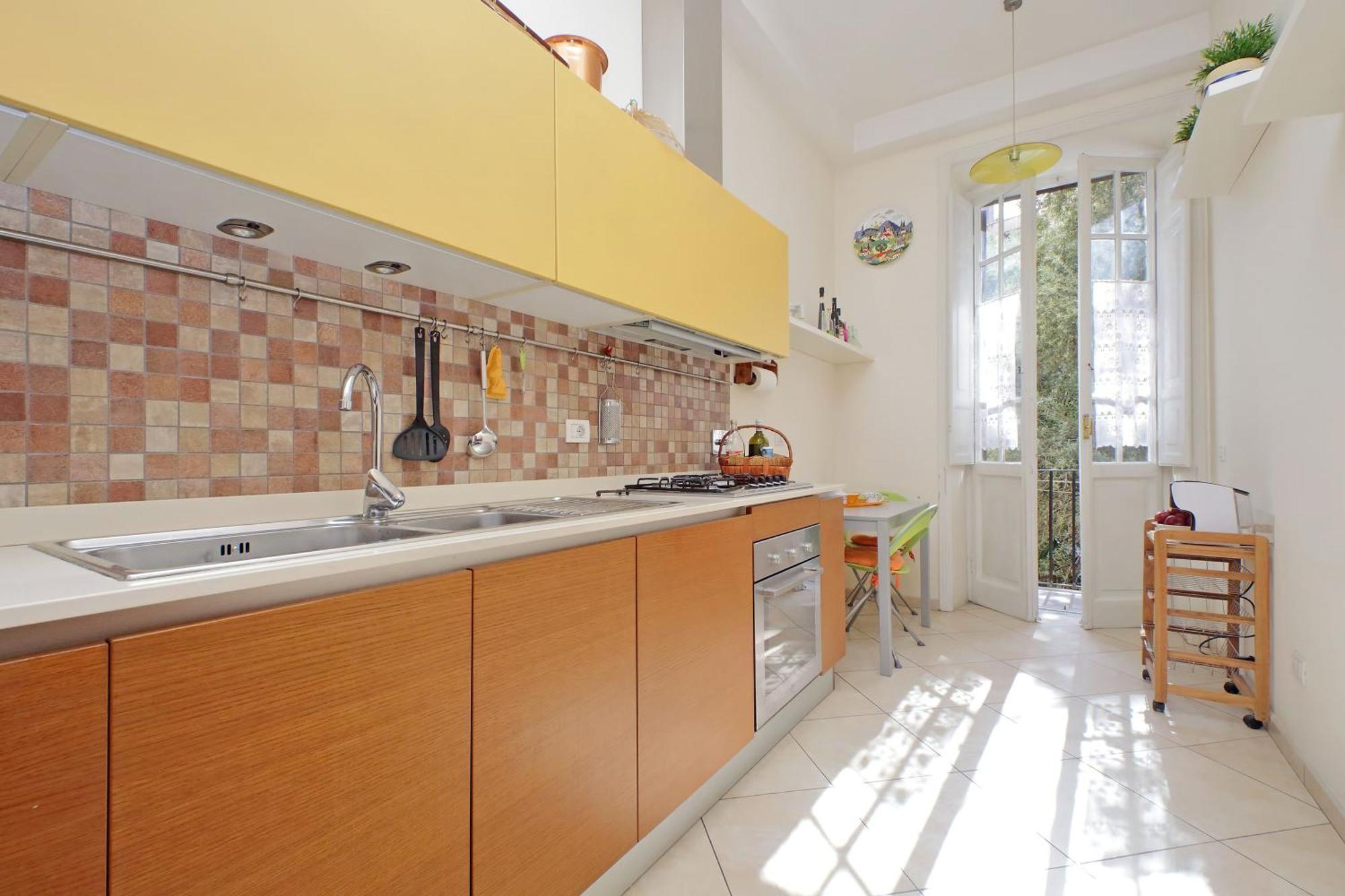 At The Vatican Ottaviano 2 Bedrooms 2 Baths Roma