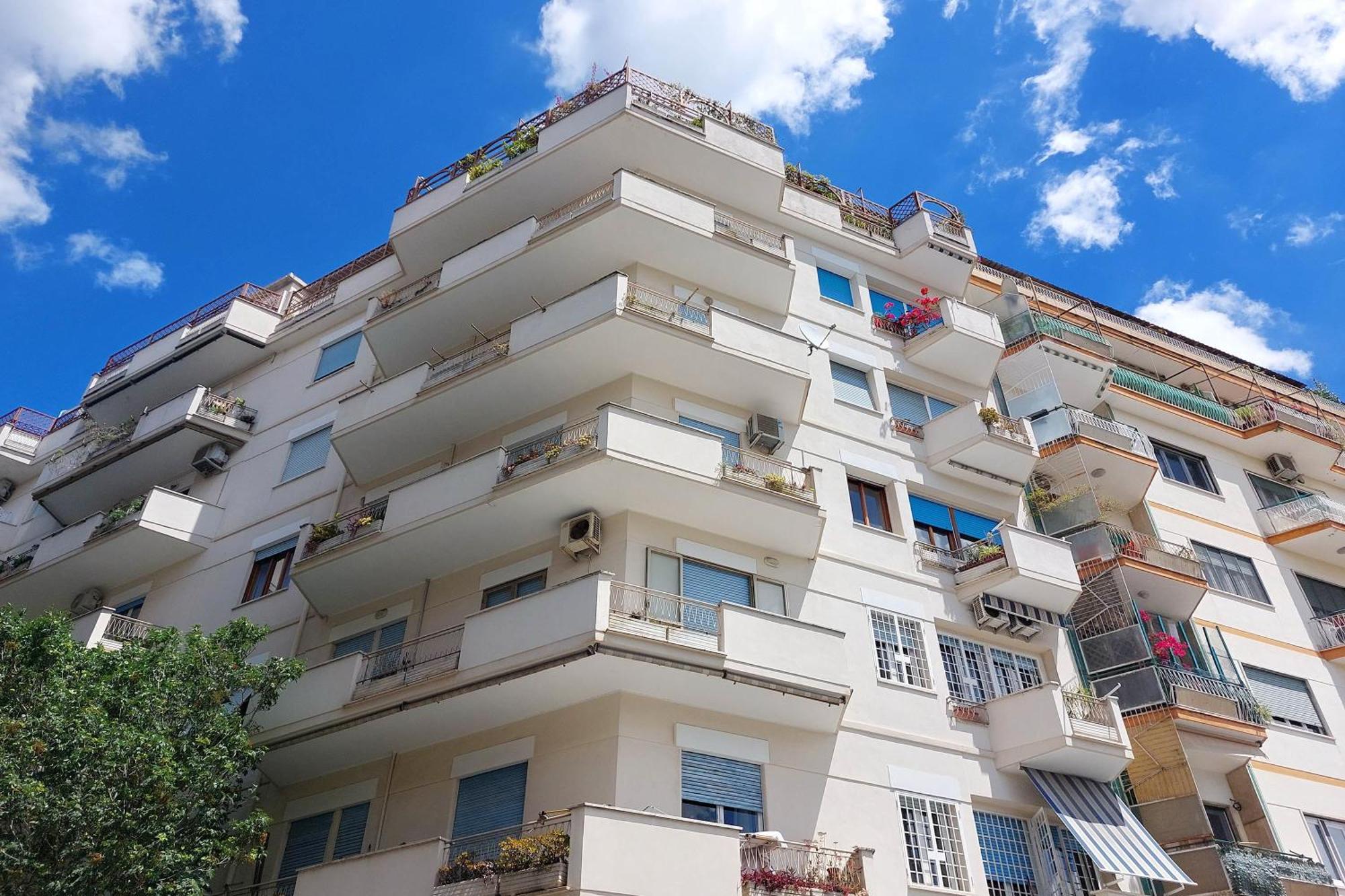 Comfy For Family Next To Metro Apartment Rome