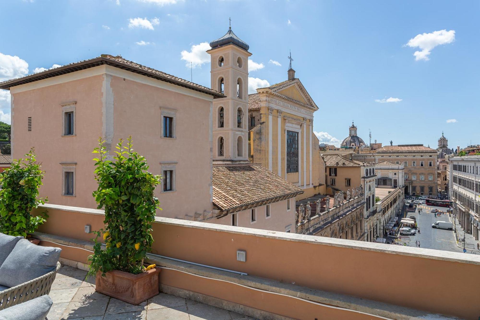 Iflat Luxury Penthouse Near Trevi Fountain * Rome