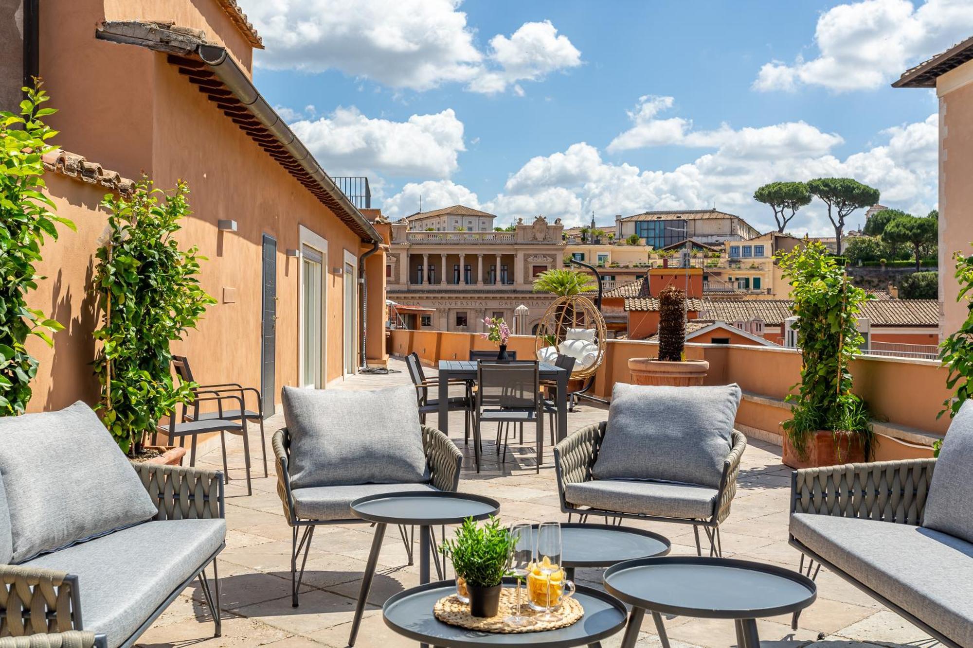 Iflat Luxury Penthouse Near Trevi Fountain * Rome
