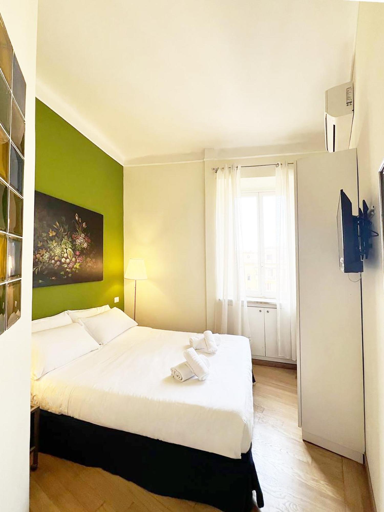 La Casa Di Piero In Via Ottaviano * Rome