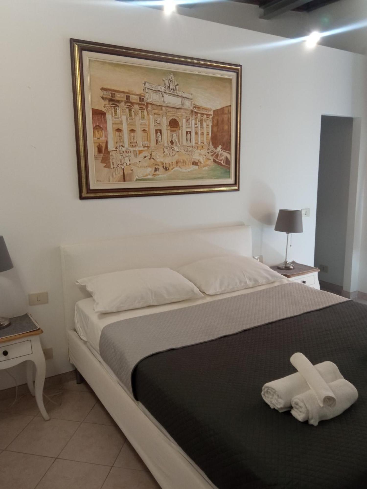 Appartement Fontana Di Trevi - Historic Center Apartment *