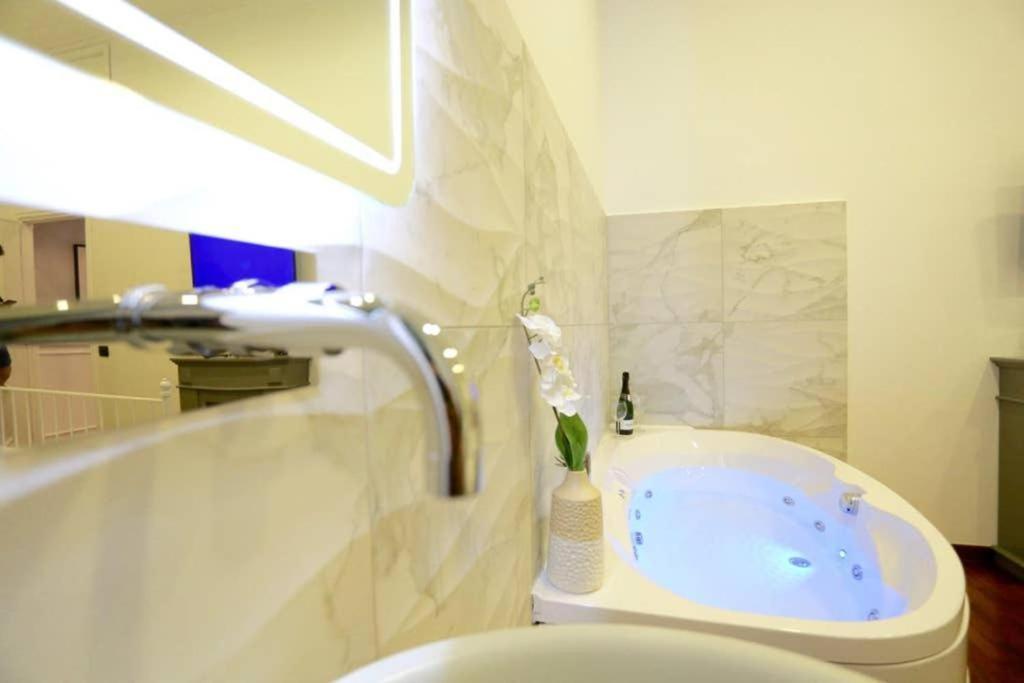 Atrhome Frattina Luxury * Rome