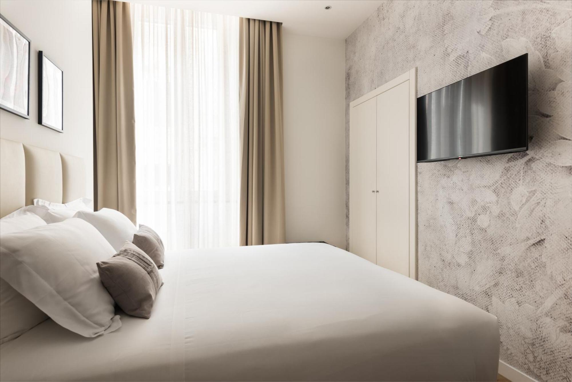 At 41 Hotel