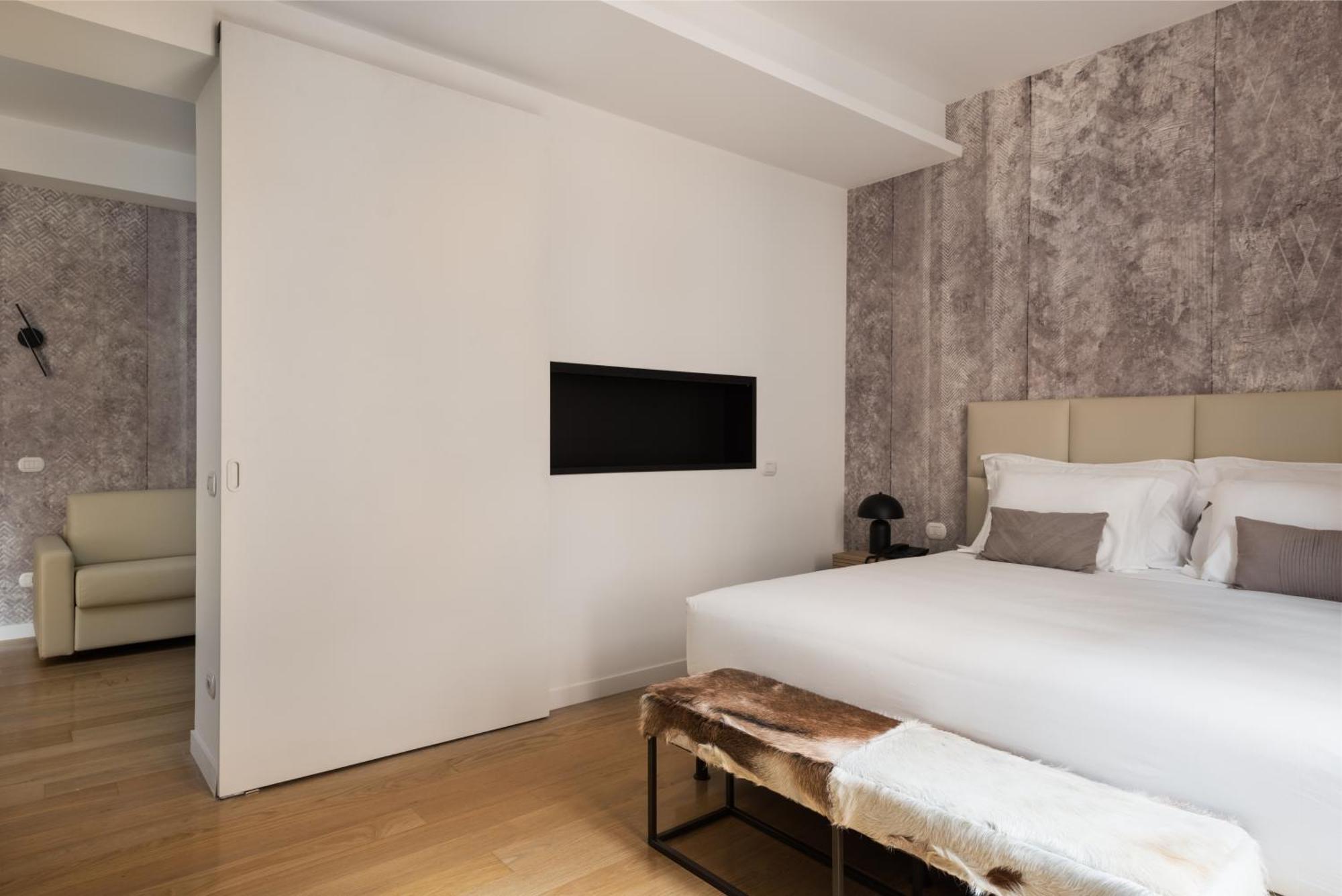 Hotel At 41