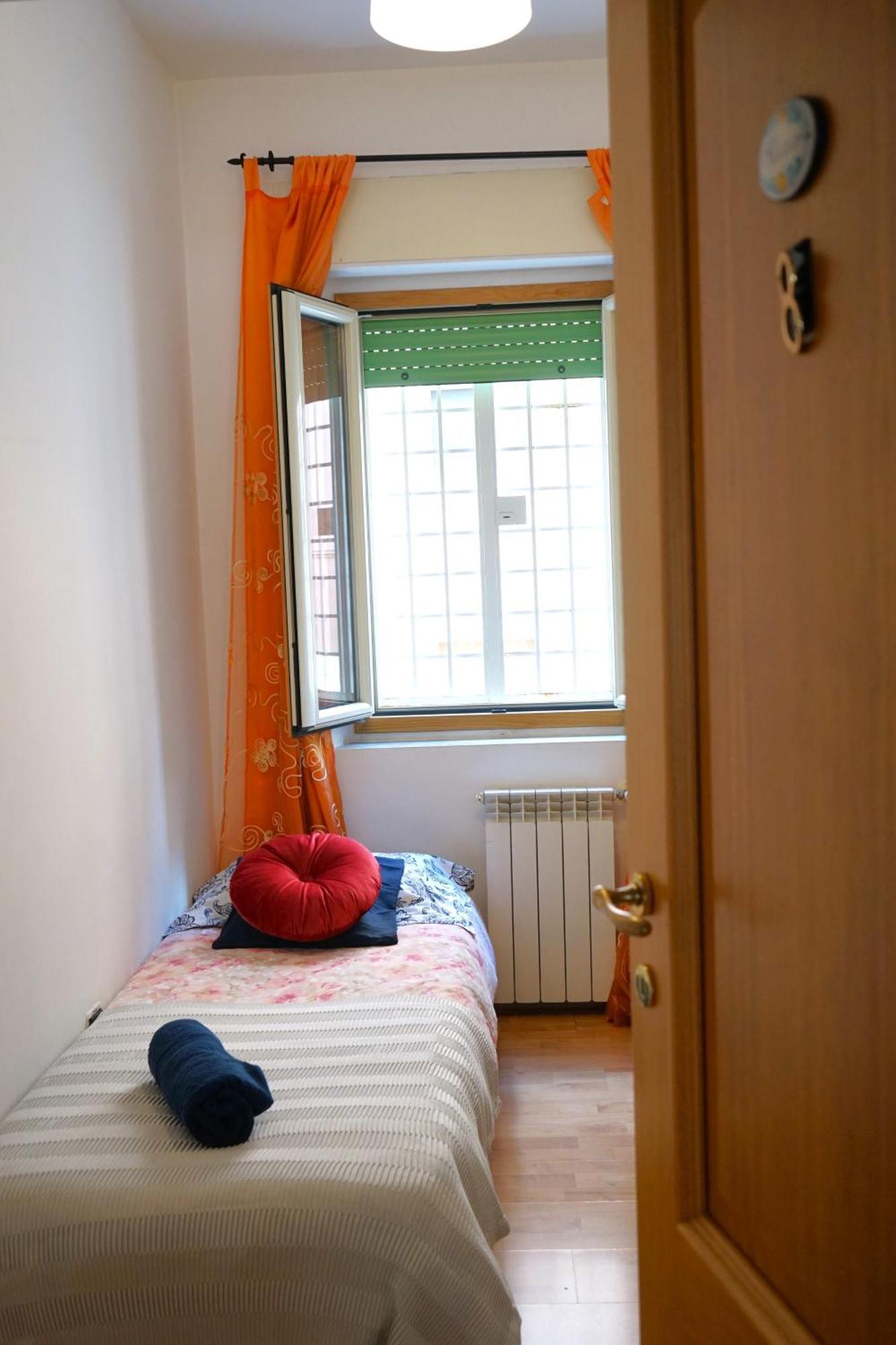 Mikasa Balduina Bed & Breakfast