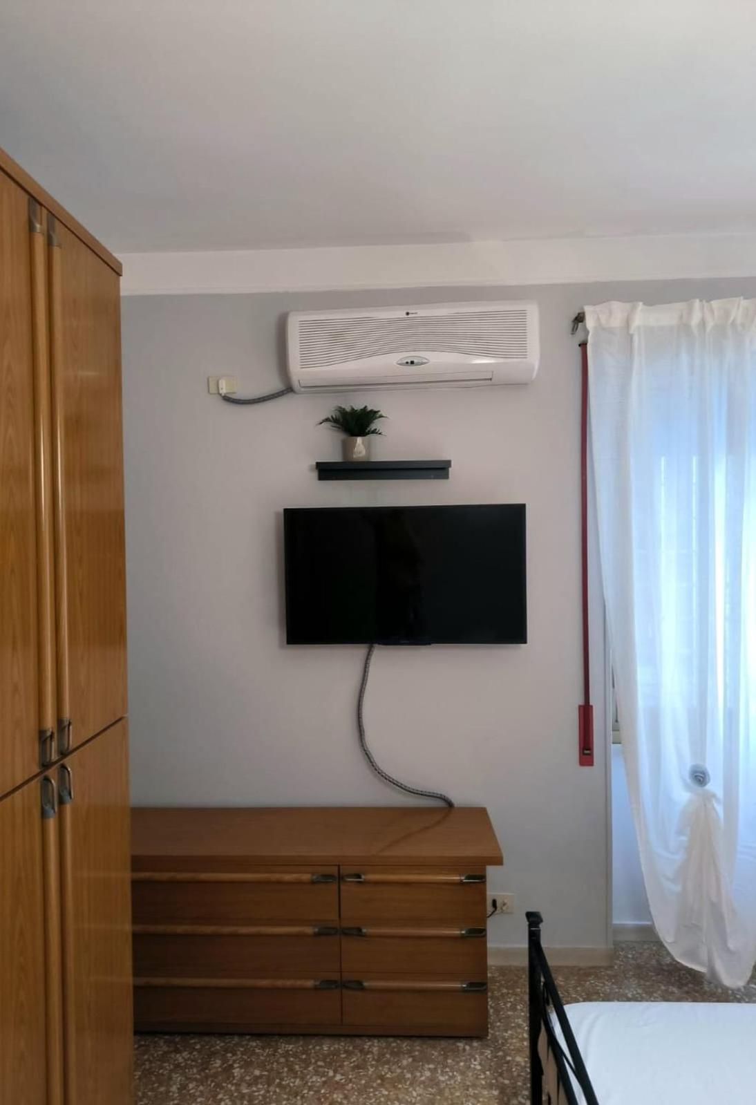 Bilocale In Via Degli Orti Variani * Roma