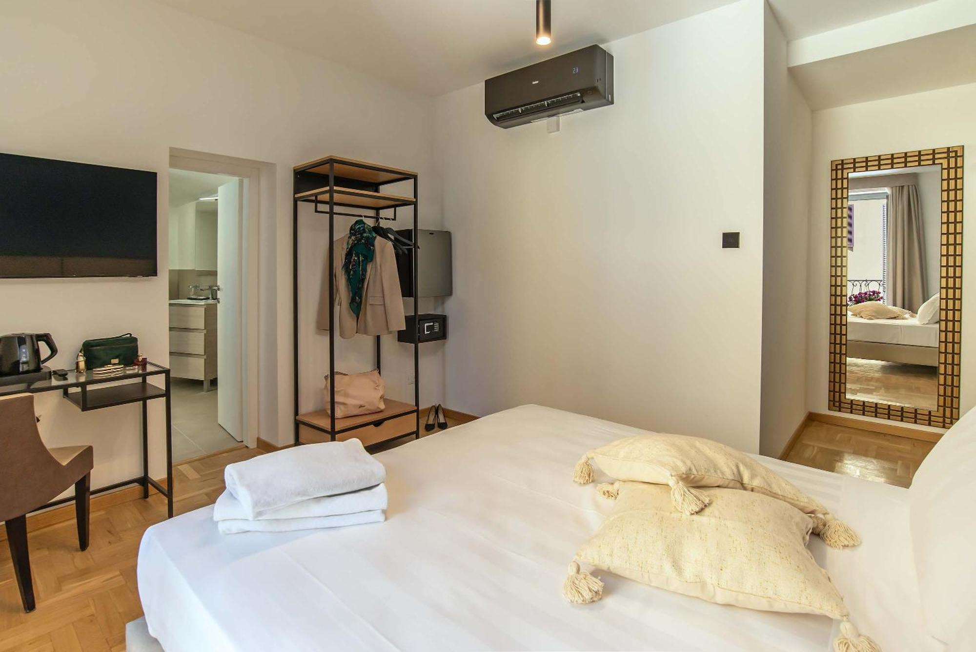 Essence Guest house *