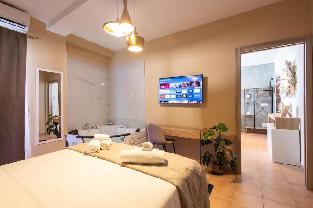 Vibe Red Rose Apartment *