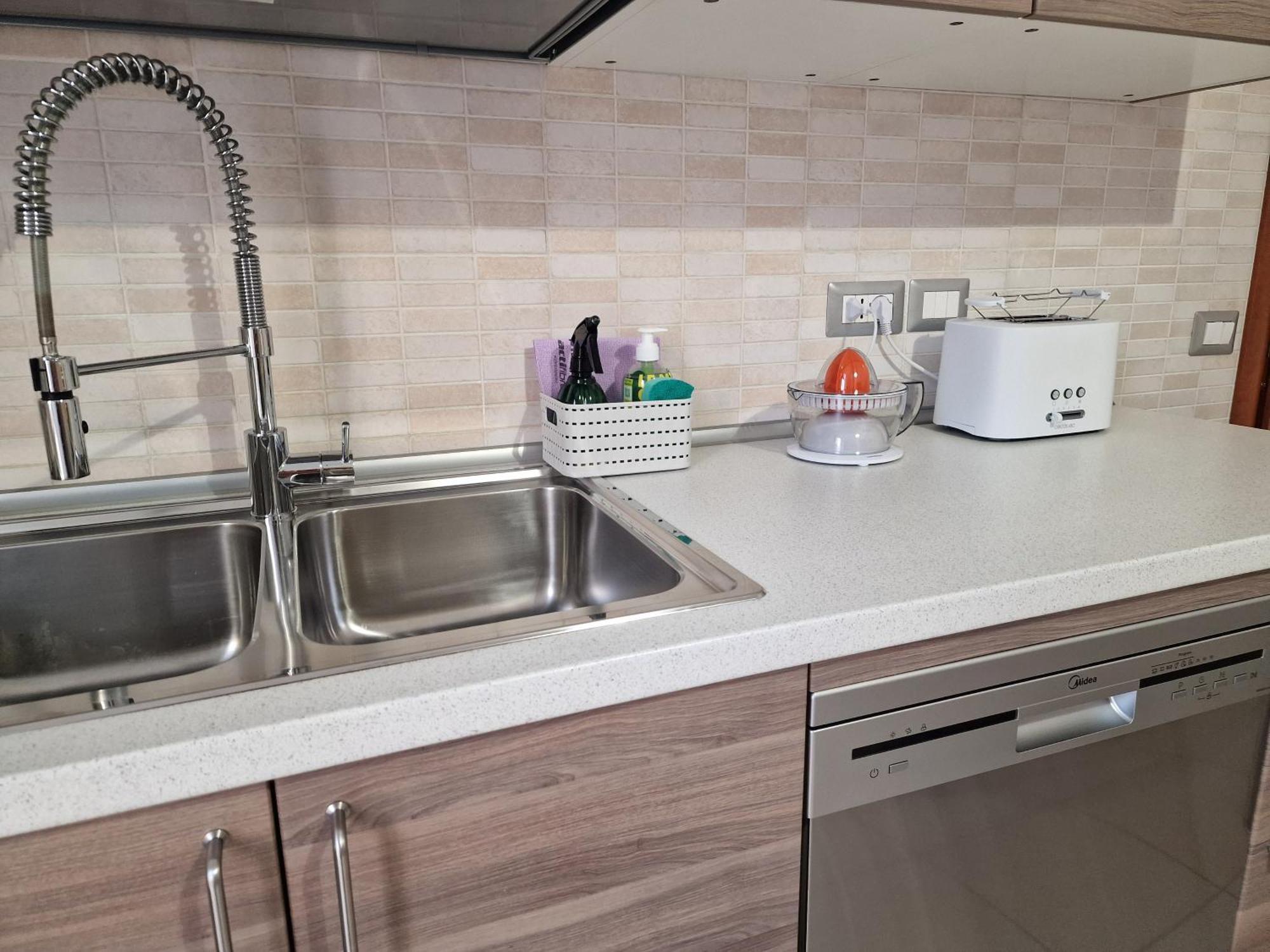 Garbantsuite In Apartment *
