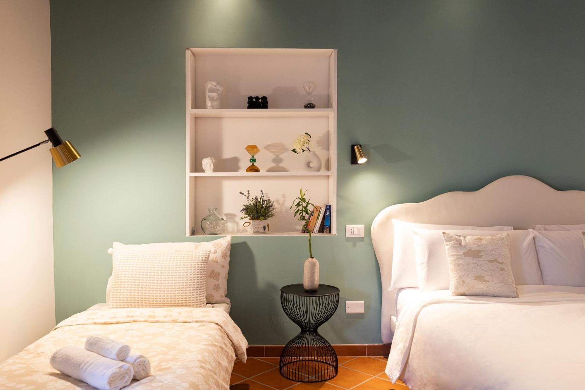 Views Of The Coliseum Apartment