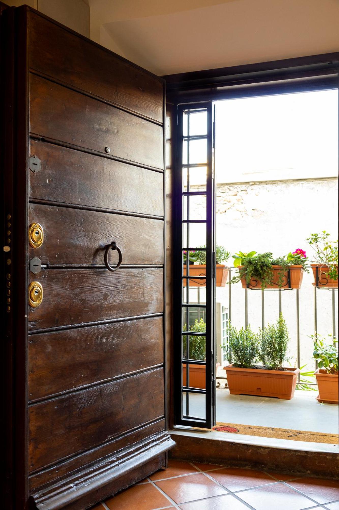 Views Of The Coliseum Apartment Rome