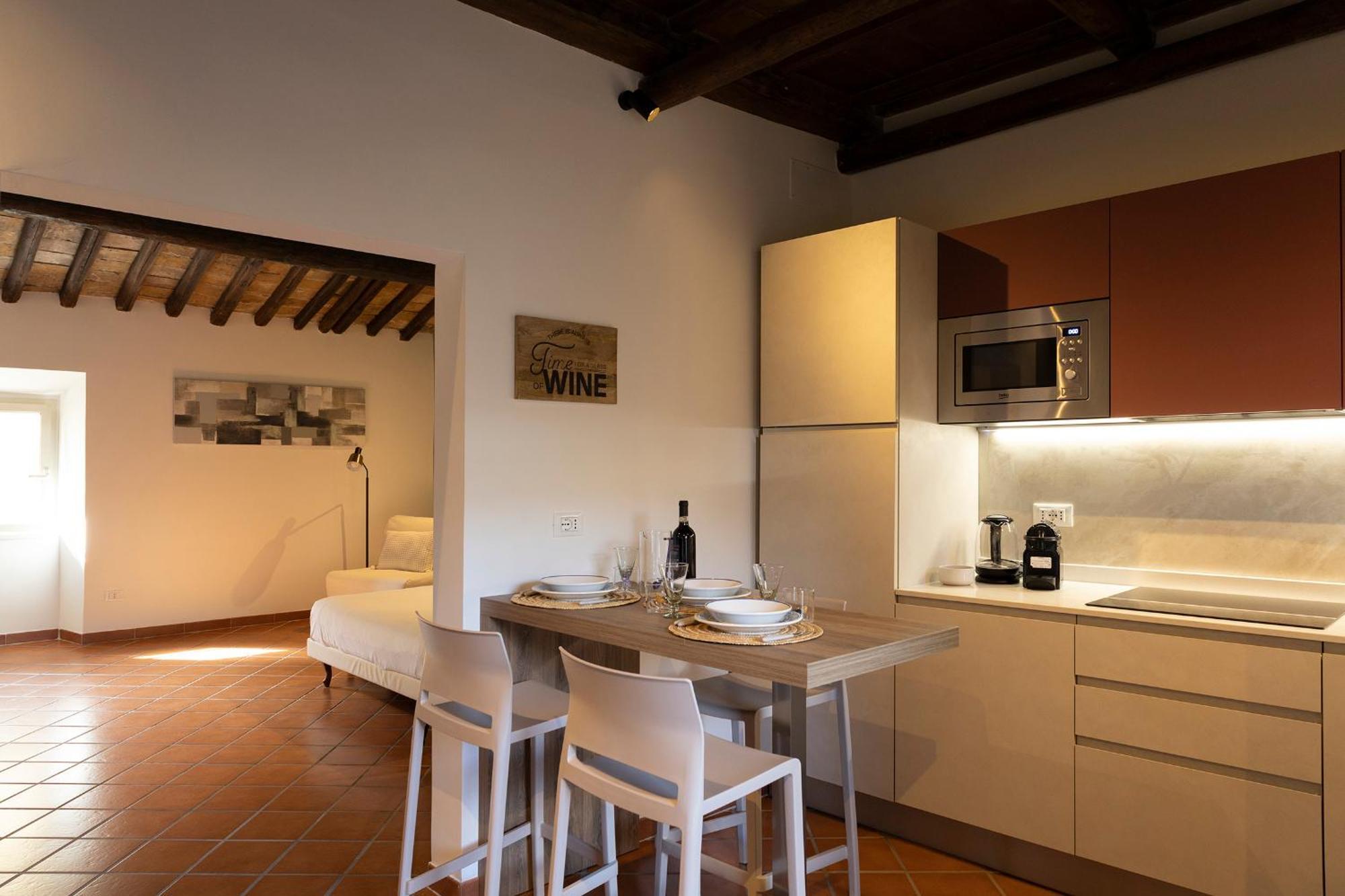 Views Of The Coliseum Apartment *