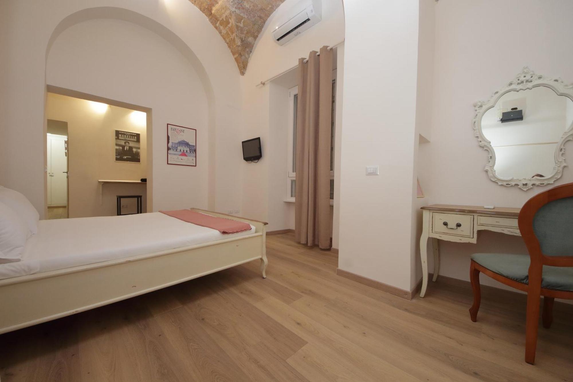 Ych-lovely Near Termini Station * Rome
