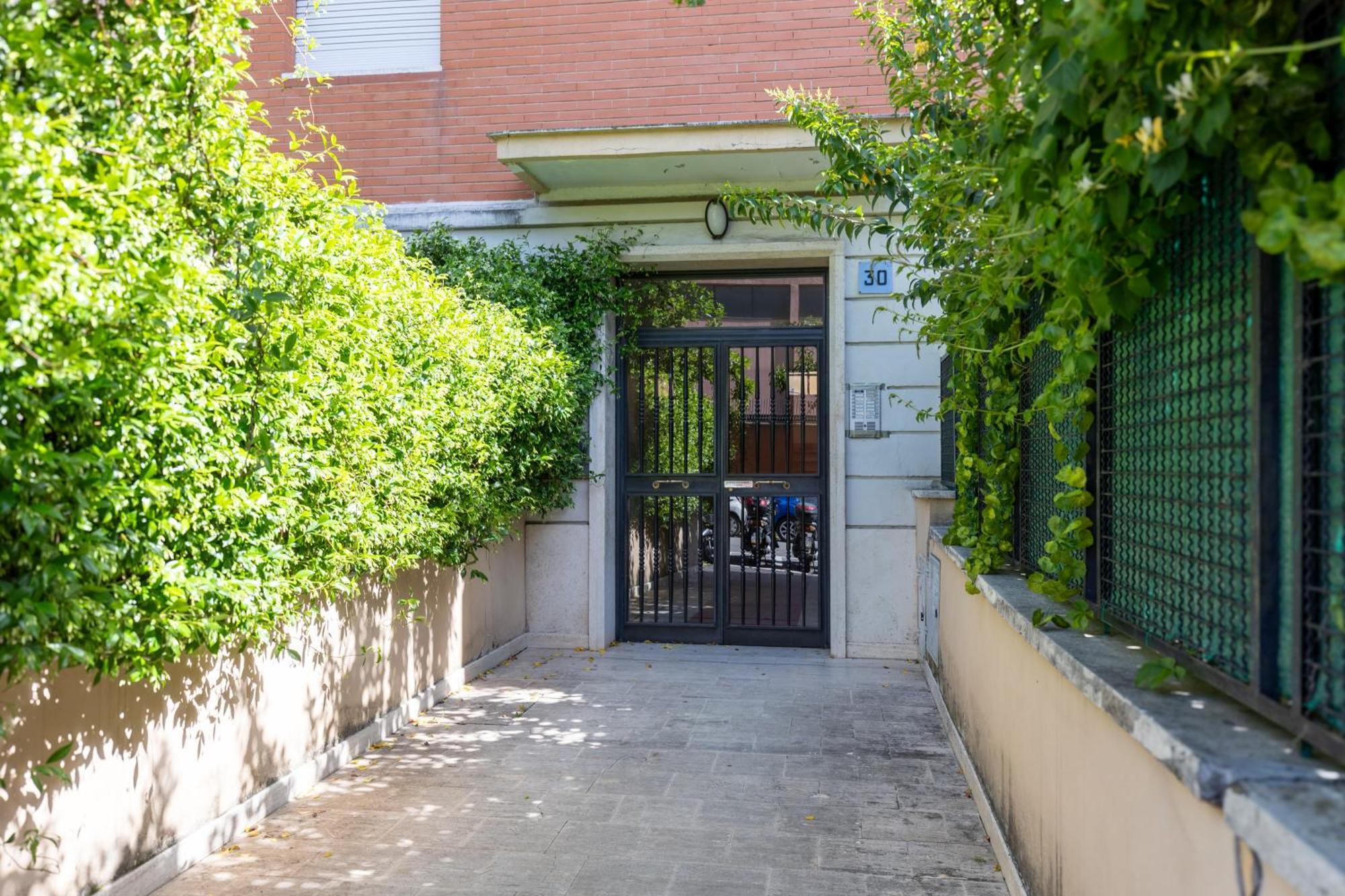 Elegant Escape Near The Vatican Apartment *