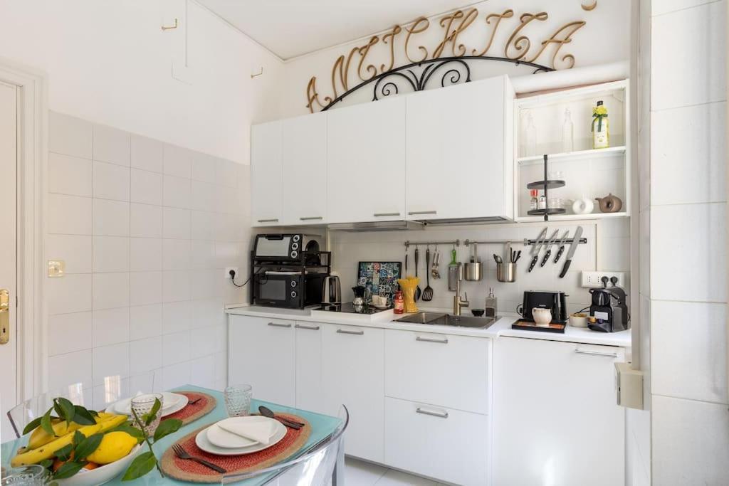 Apartment Luxurious Of The Antiquarian At Spanish Steps Rome