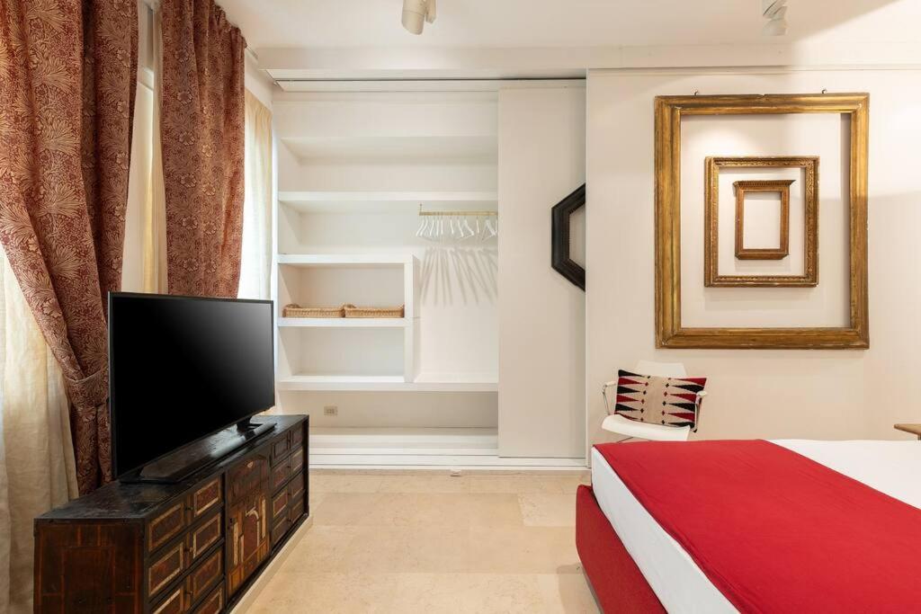Apartment Luxurious Of The Antiquarian At Spanish Steps Rome