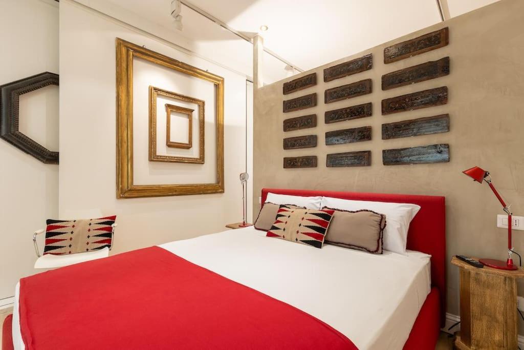 Luxurious Of The Antiquarian At Spanish Steps Apartment Rome