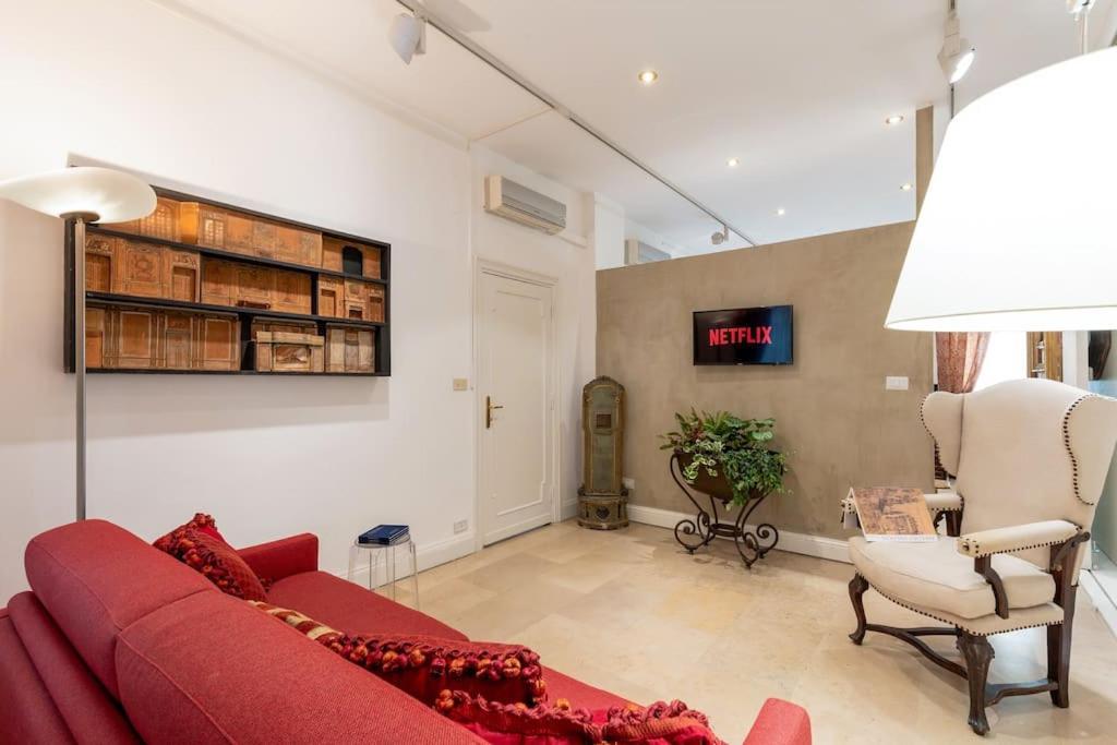 Apartment Luxurious Of The Antiquarian At Spanish Steps Rome