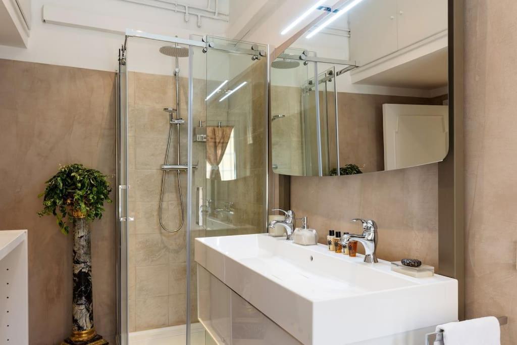 Luxurious Of The Antiquarian At Spanish Steps *