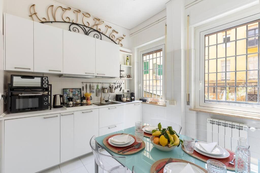 Luxurious Of The Antiquarian At Spanish Steps Apartment *