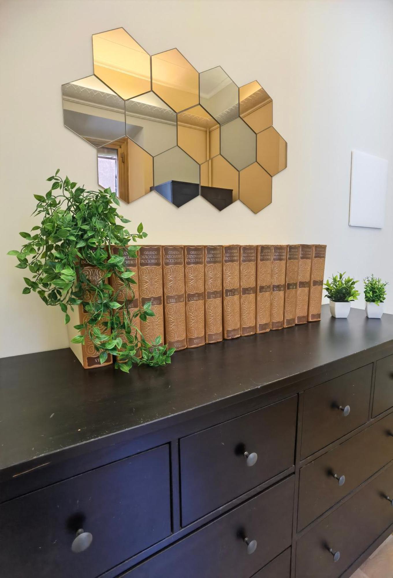 Metro Lodi Apartment