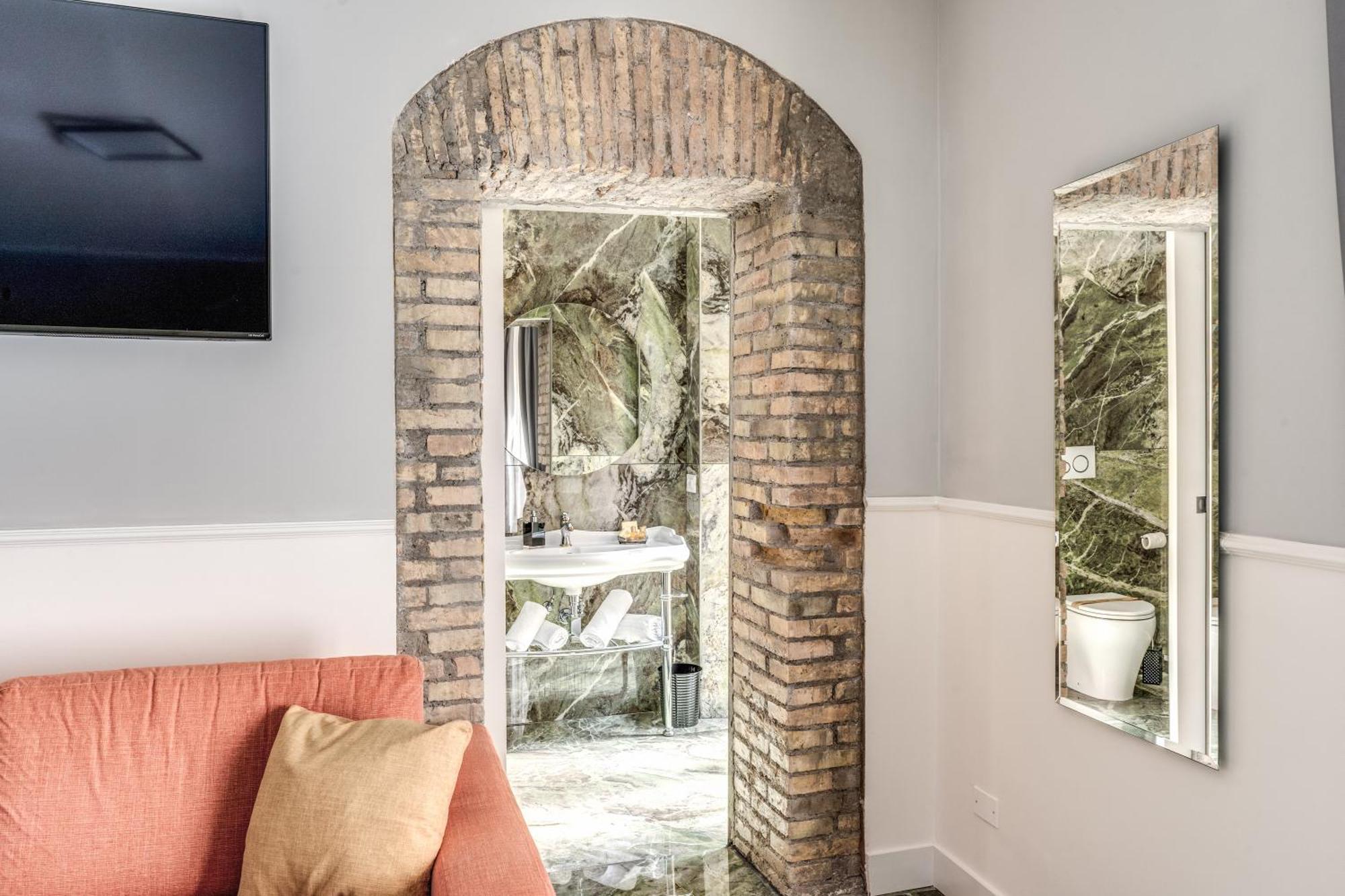 Spanish Step Dream Suites