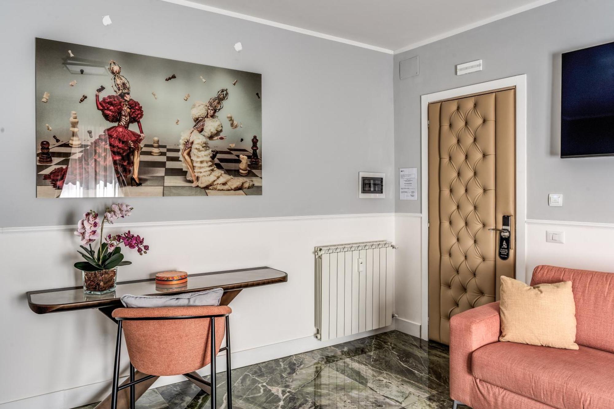 Spanish Step Dream Suites