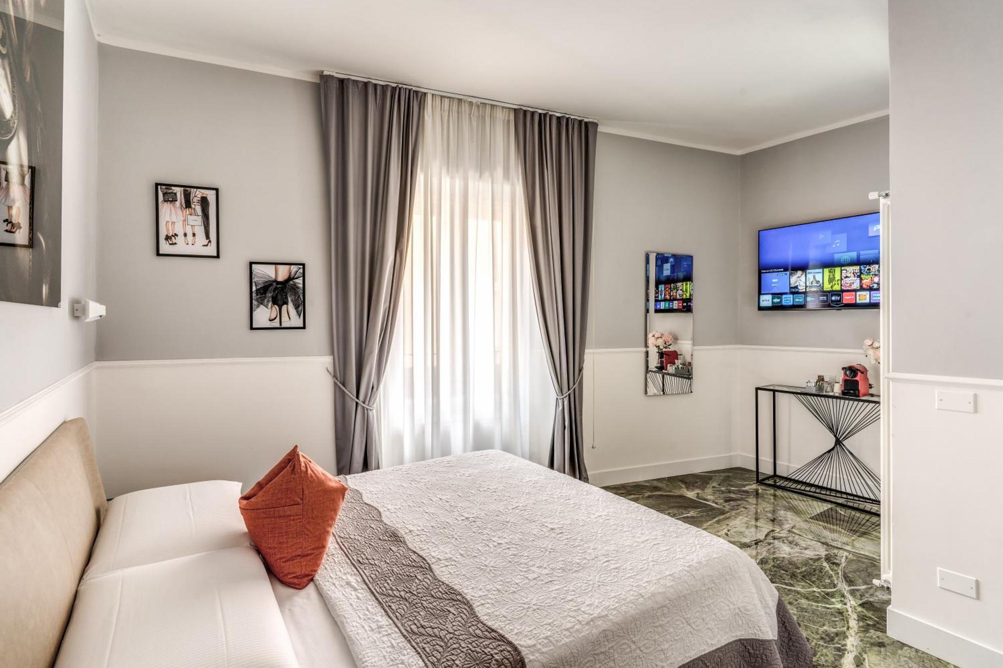Spanish Step Dream Suites