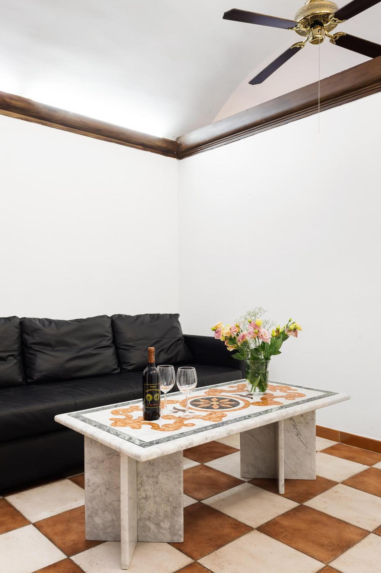Campitelli 9 - Loft In Ancient Apartment *