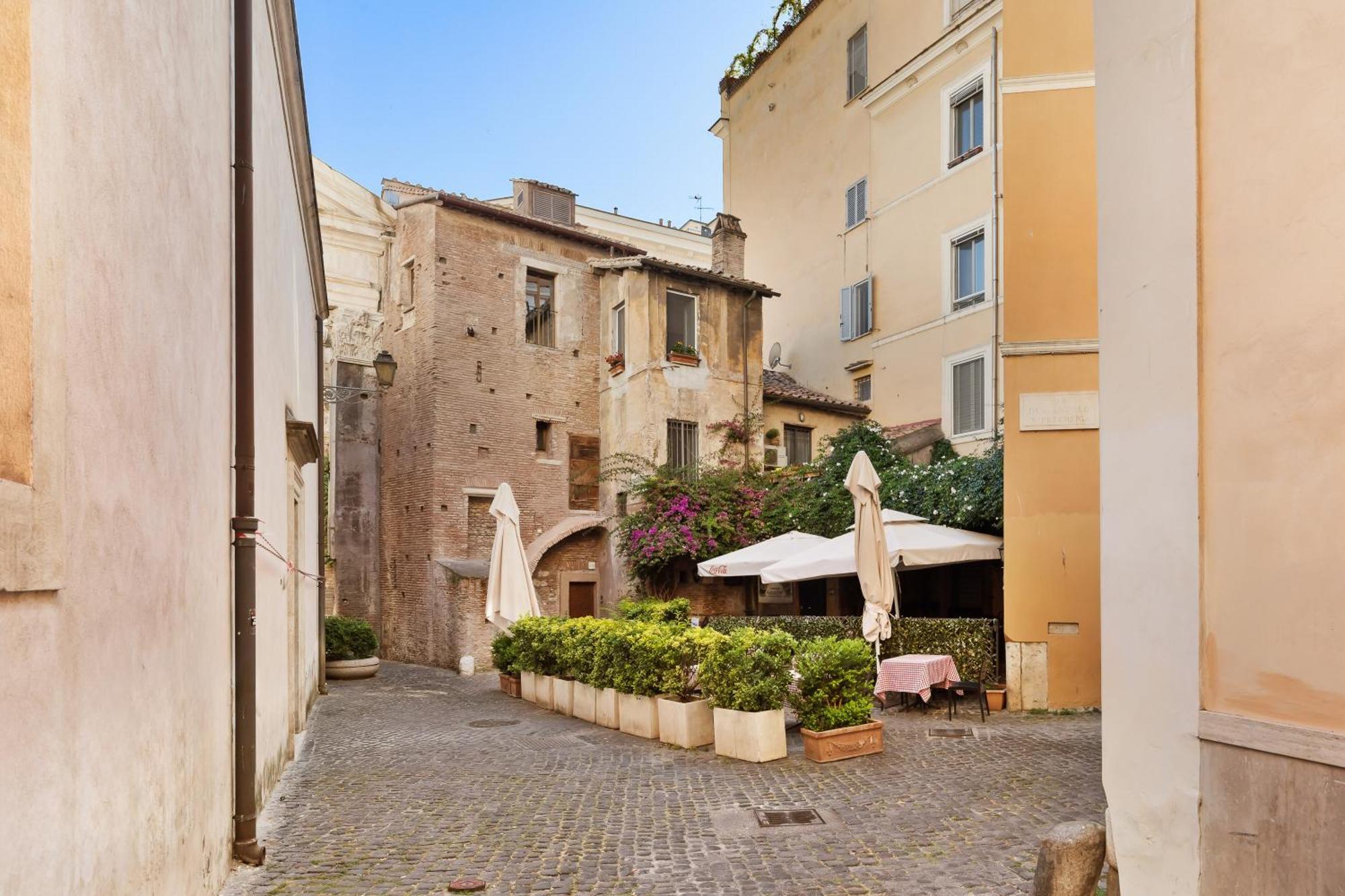 Campitelli 9 - Loft In Ancient Apartment Rome
