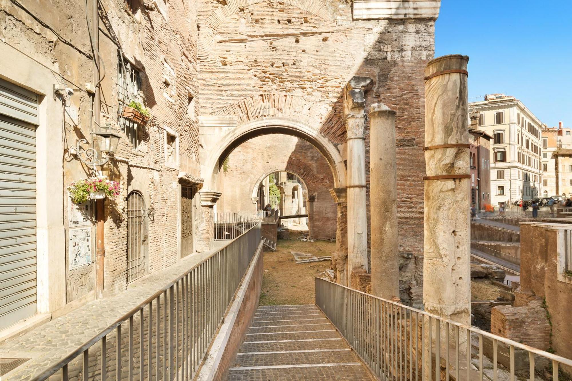 Campitelli 9 - Loft In Ancient Apartment Rome