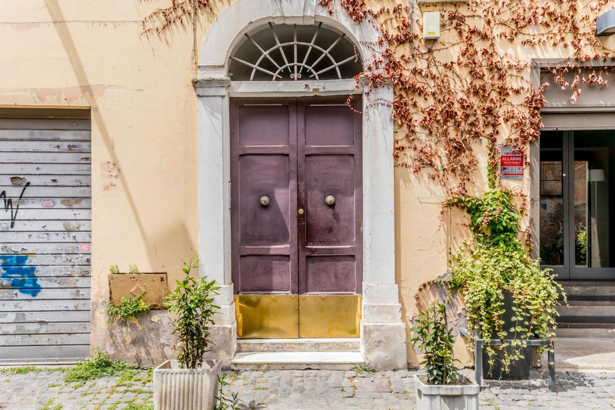 Appartement Sales In Trastevere Rome