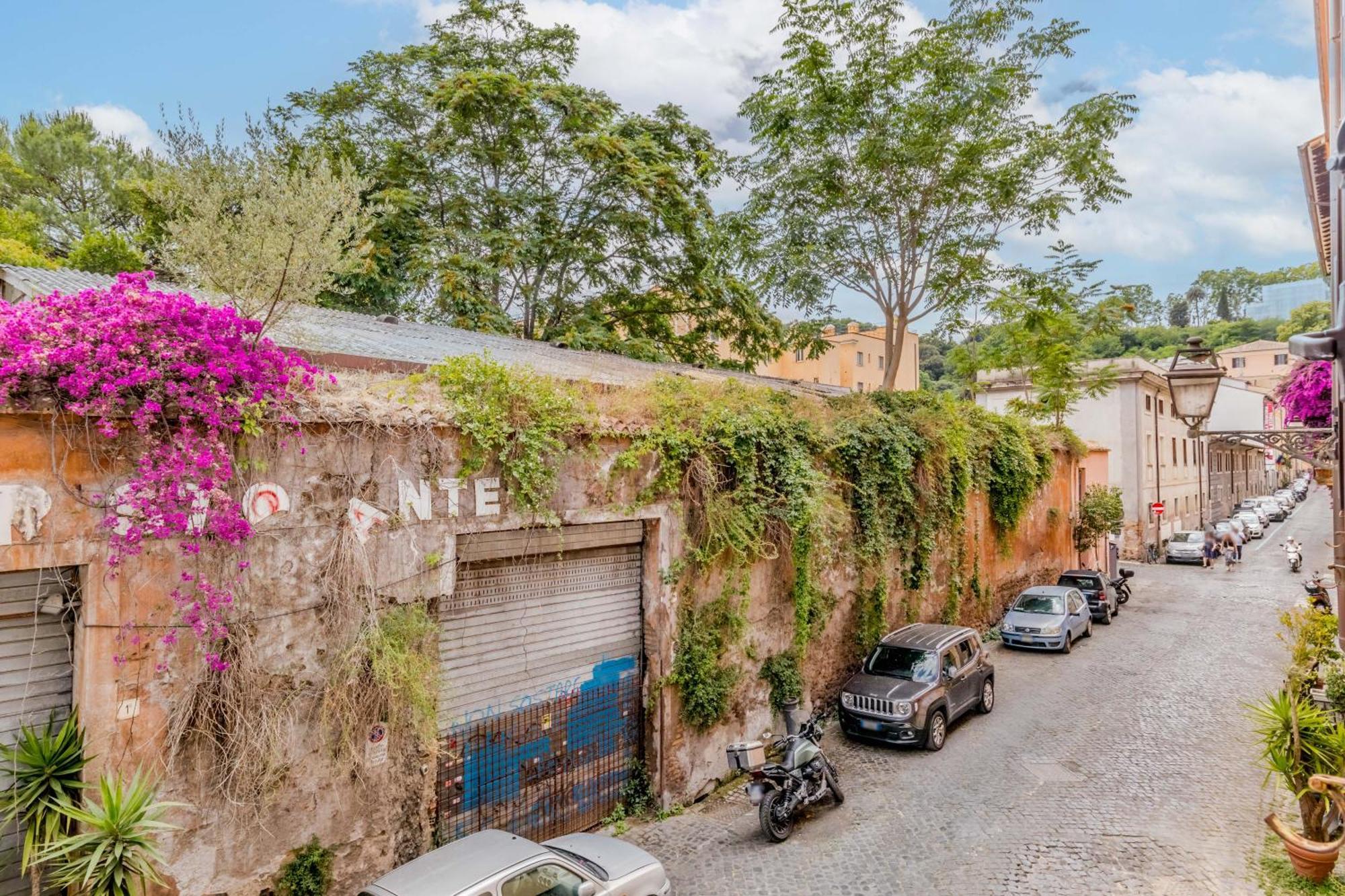 Sales In Trastevere Appartement *