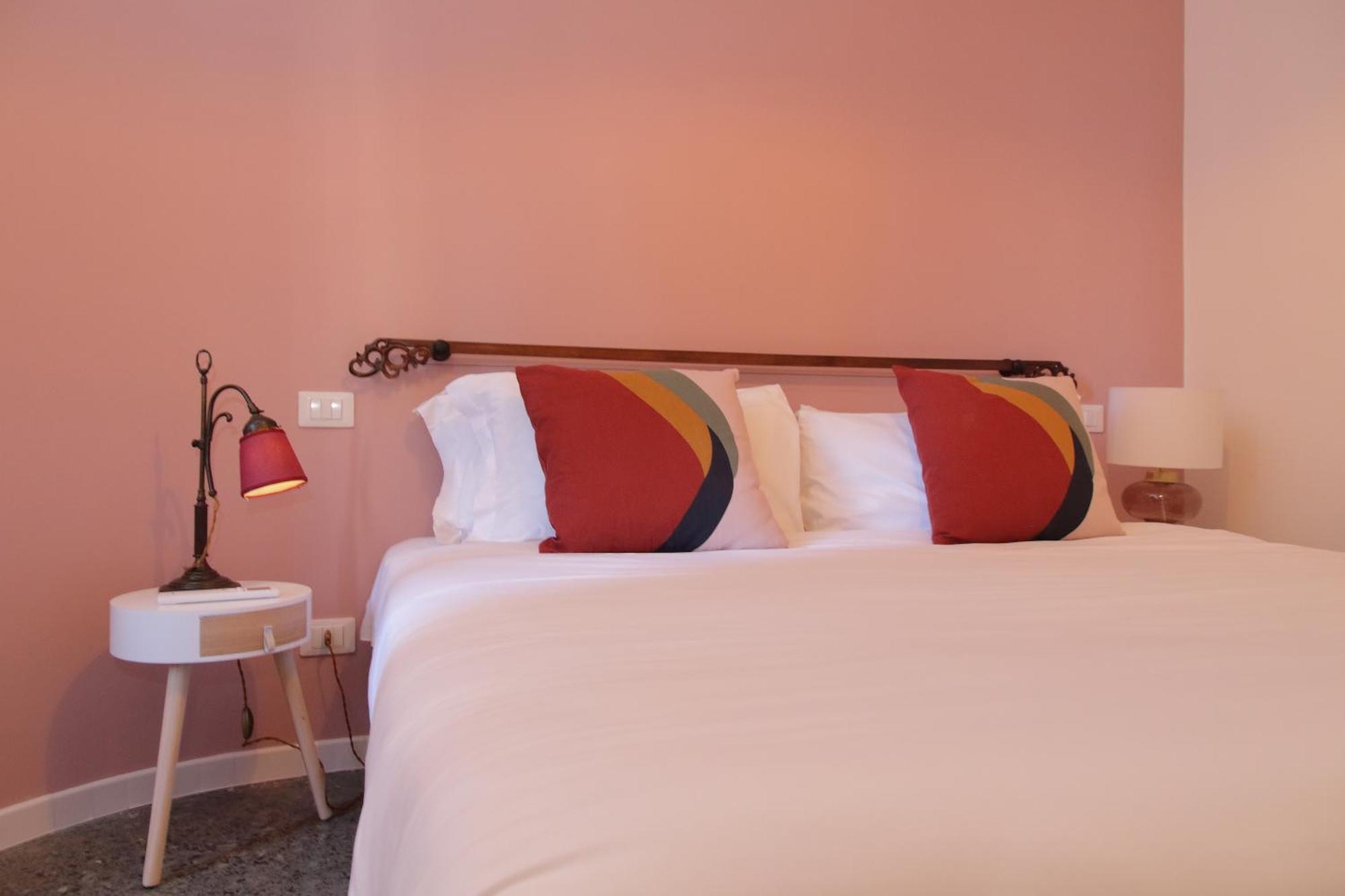 Ych-vintage Flat Near San Giovanni * Roma
