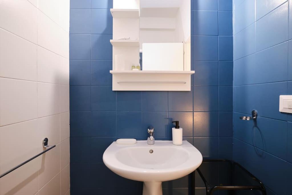 Apartment Tuscolana Blu - Grazioso Monolocale Rome