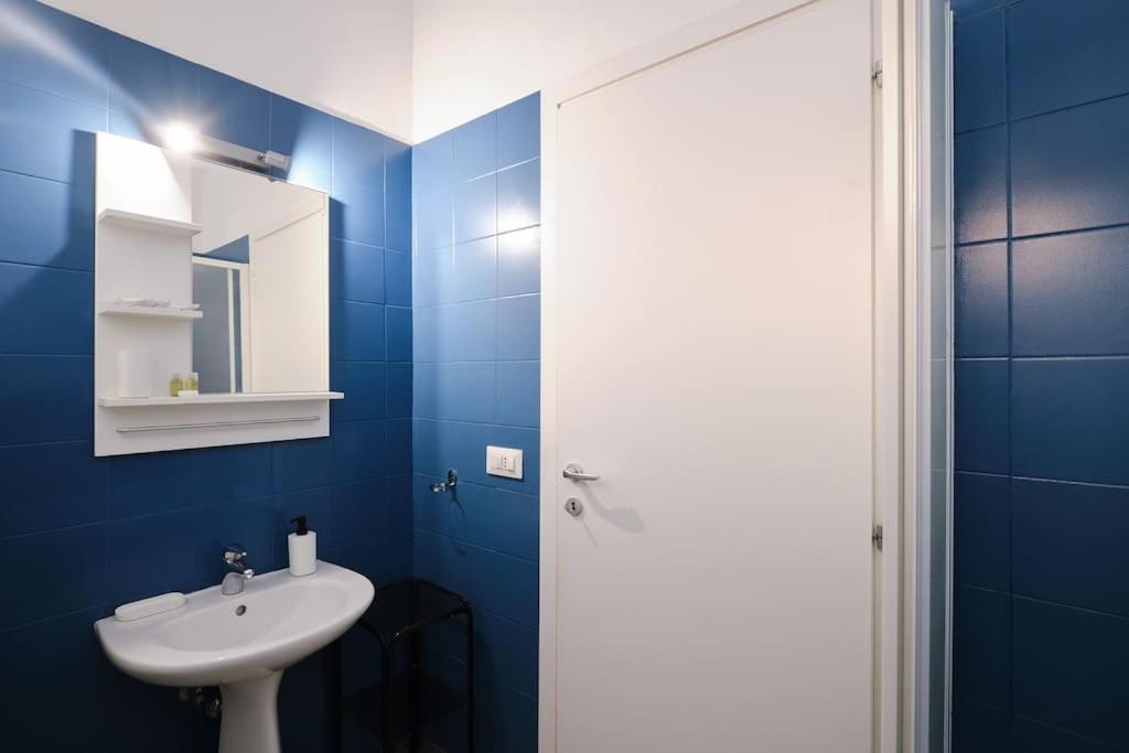 Tuscolana Blu - Grazioso Monolocale Apartment Rome