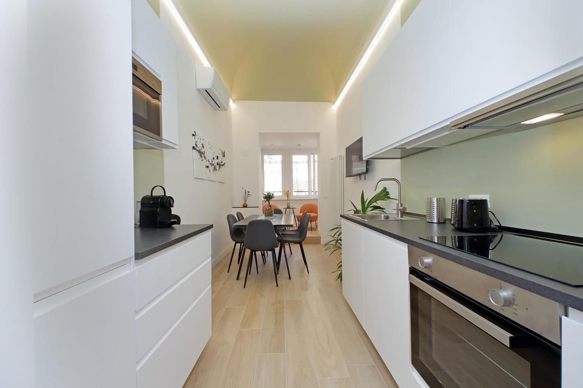 Redseven Apartment