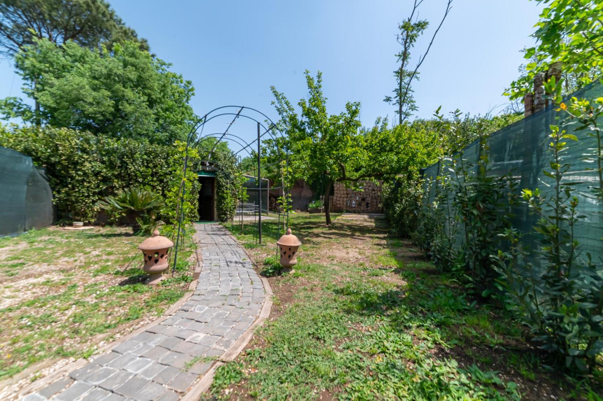 Appia Antica Country House Giardino Parcheggio Fermata Bus 4 Ospiti Holiday home *
